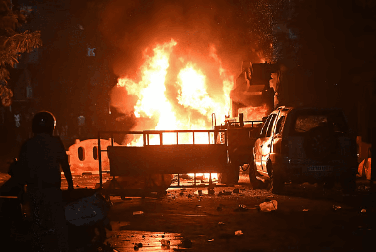9 injured in India religious clashes over Aurangzeb’s tomb